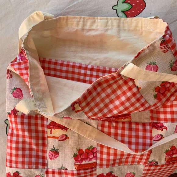 Handmade patchwork quilted tote bag 14.5 x 15.5 with two interior pockets - Picture 2 of 4